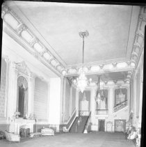 WI-Milwaukee-Garfield Lobby